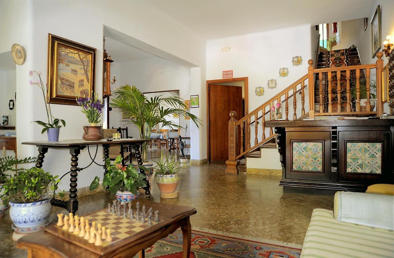Hostal Los Pinos Кала-Сан-Вісенте Екстер'єр фото